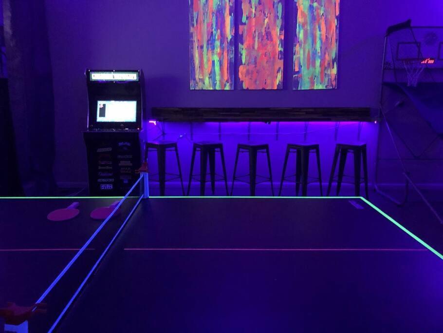 Fun West Knox Pad~ Hot Tub~ Neon Game Room~ Arcade Knoxville Bagian luar foto